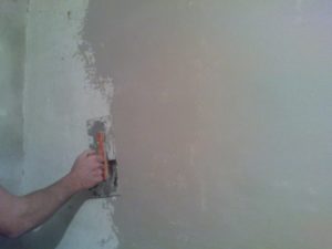 штукатурка стен без маяков