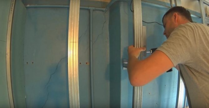 Как повесить на гипсокартон шкаф, телевизор, полку и другие грузы