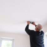 Монтаж навесного потолка: гипсокартон или натяжной вариант